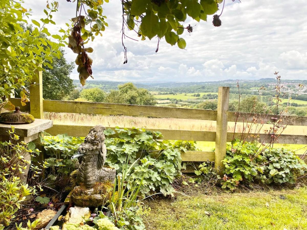 Rare & Breathtaking View With Secret Garden Bar Villa Horsforth Exterior photo